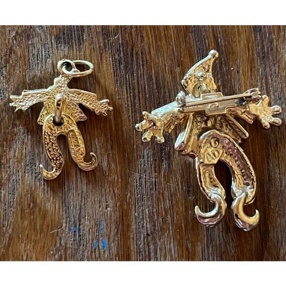 2 Vintage Metal enabled Clown charm and brooch. Dancing. Red & Black. Circus. - Picture 2 of 4